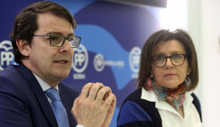 Mañueco, junto a Angulo este lunes en la sede del PP soriano. /SN