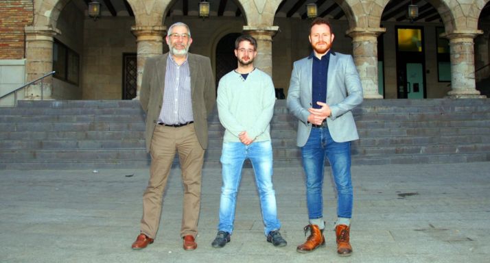 Campos (ctro.) entre Sanchis (izda.) y Español. /AytoAgreda