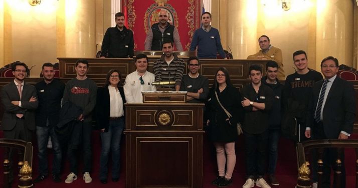 El grupo, en el Senado. 