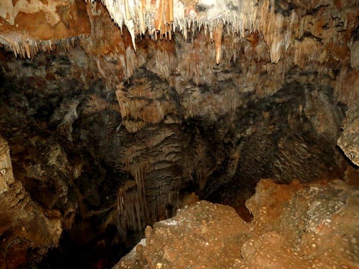 Sima en el Cañón del Río Lobos. /lachimeneadesoria.com