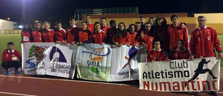 Atletas del Numantino en León.