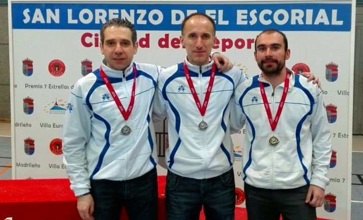 Los jugadores con sus medallas./CBS