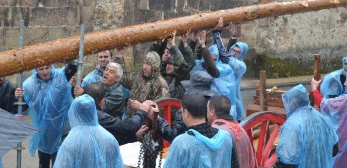 Pingadas de los mayos en Pinares