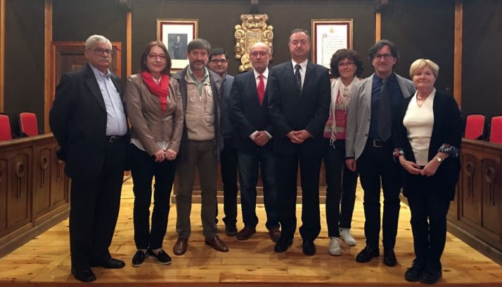 Recepción municipal de los respresentantes.