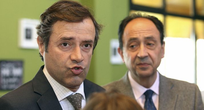 Ramírez, (izda.) junto a López este jueves en el campo de golf de Pedrajas. /SN