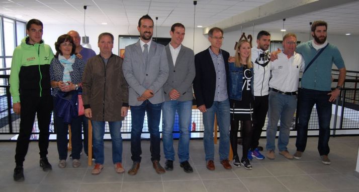 Deportistas y donantes en la apertura./FTCyL