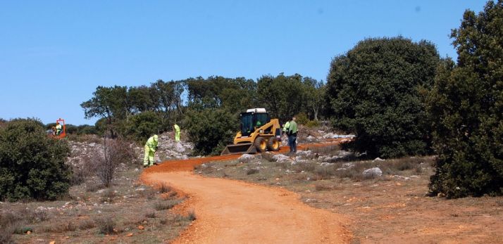 Imagen de los trabajos del camino este martes. /Dip.