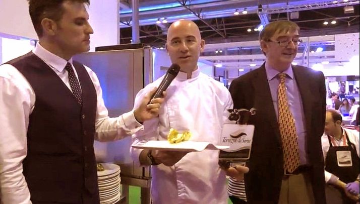 Imagen de la entrega del premio.