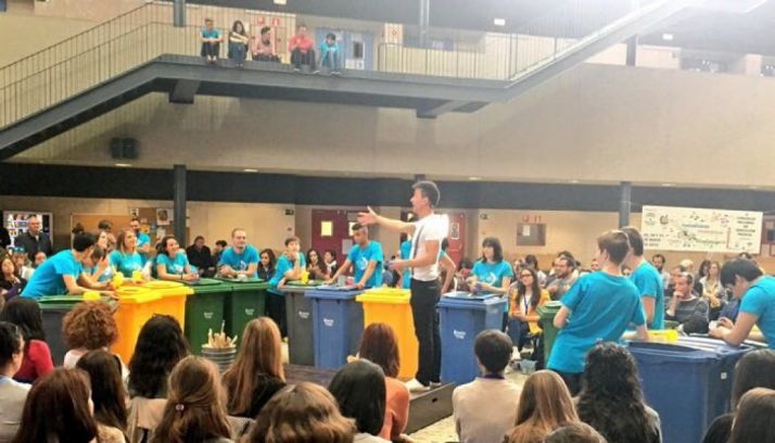 Imagen de The Rolling Containers