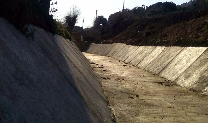 Las obras en el arroyo el pasado día 9, según ASDEN. /ASDEN