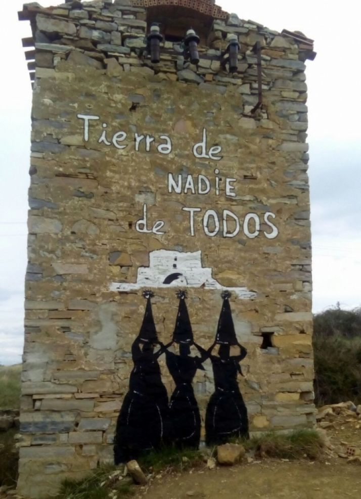 Los trabajos de pintura del mural./ACAS