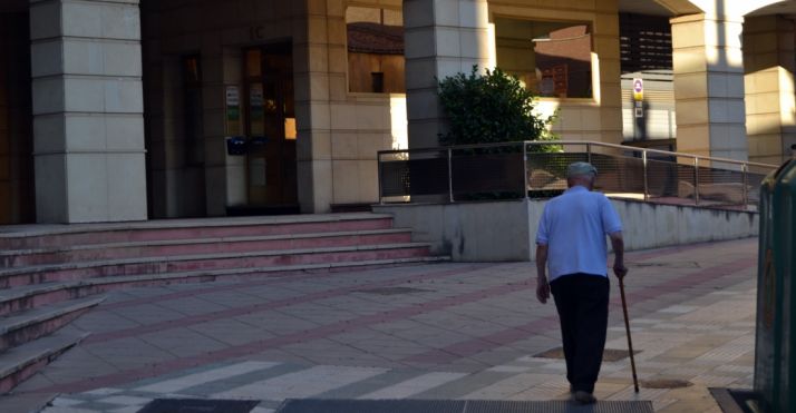 La Benemérita ofrece charlas y consejos para preservar la seguridad a los jubilados./SN