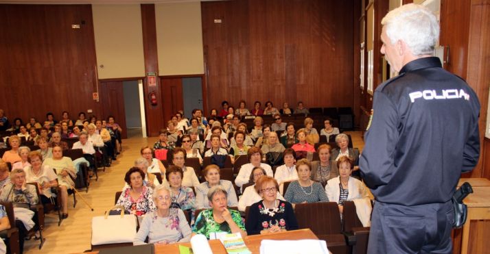 Imagen de la charla este martes.