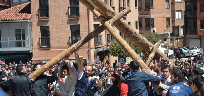 Pingadas de los mayos en Pinares