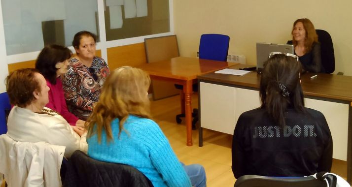 Sesión de trabajo en FADISO. 