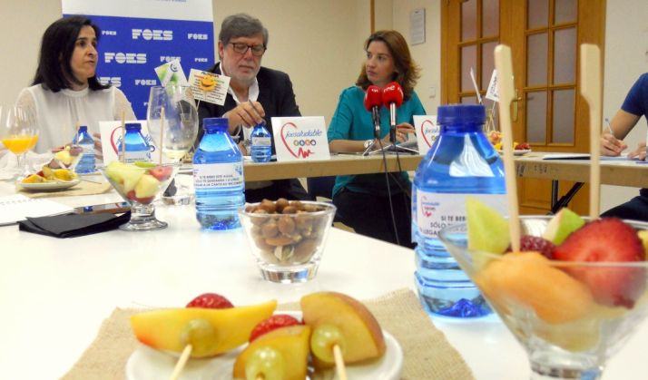 Nuria Gutiérrez, (izda.) Santiago Aparicio y María Ángeles Fernández este viernes. /SN