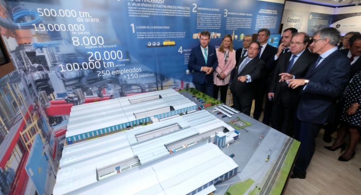 Herrera, (2º dcha.) este miércoles en la factoría burgalesa de Gonvarri./Jta.