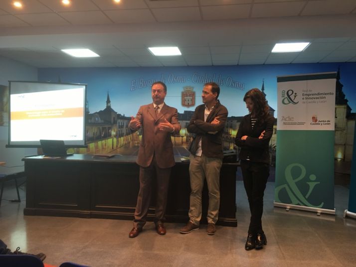 Apertura de la charla.