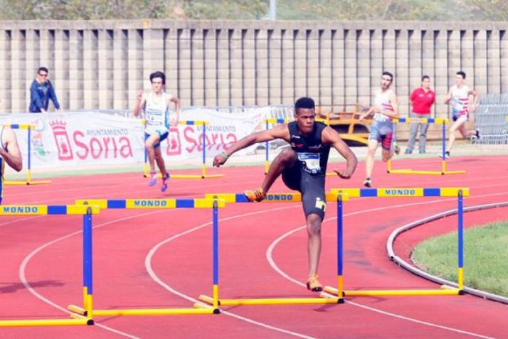 Pineda, en la carrera en la que ha conseguido el récord nacional. /CAEP