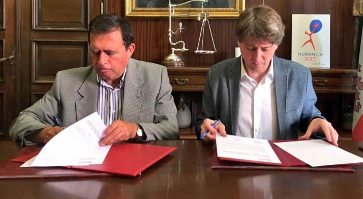 Javier Barrio (izda.) y Carlos Martínez este jueves./Ayto.