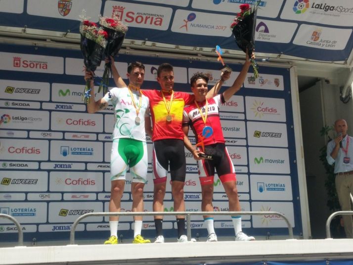 Podium de la carrera en línea Sub23. /RFEC