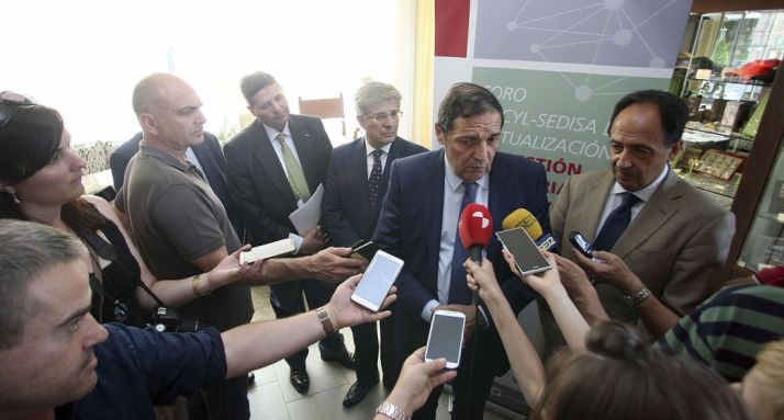 El consejero de Sanidad esta tarde de jueves en Soria. /SN