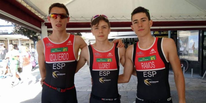 Tres de los deportistas del equipo.