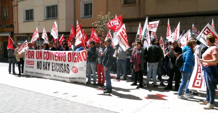 Concentración del sector metal este pasado lunes 5. /SN