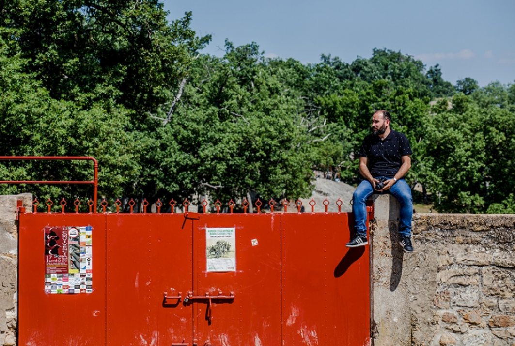 Dani Andrés en la puerta de La Saca. David Almajano