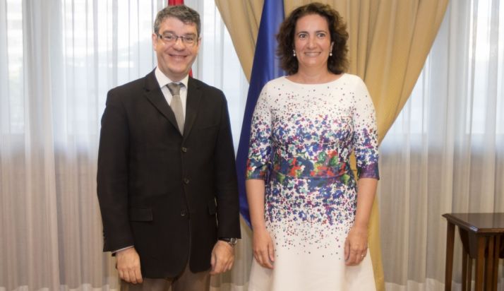 La consejera con el ministro este lunes./Jta.