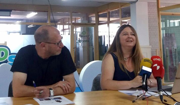 Gloria Rubio junto a Roberto Ortega este jueves en El Hueco.