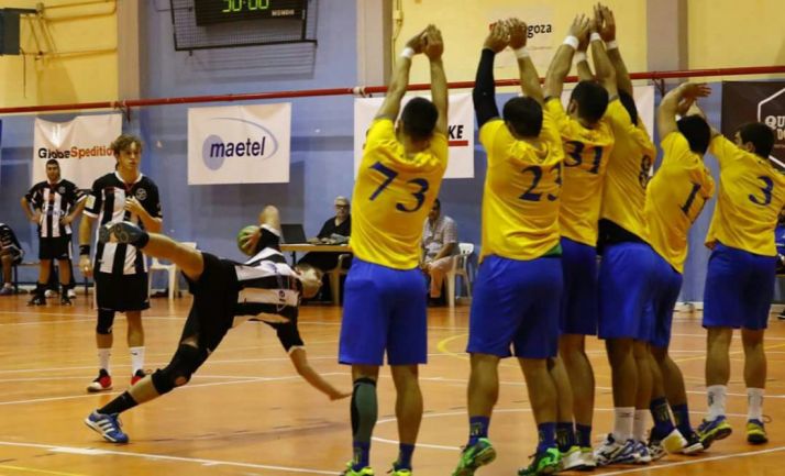 Del Valle en un lanzamiento./CBS