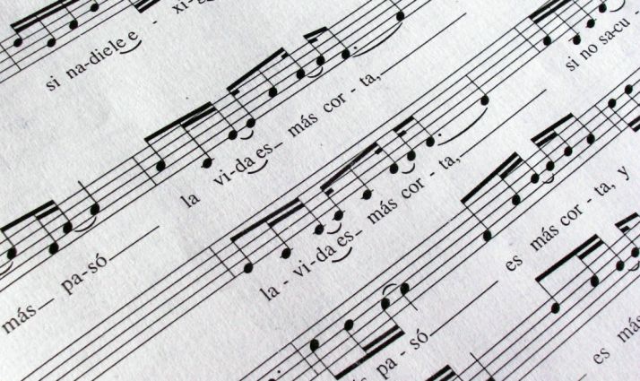 Conciertos breves de canto en el Casino hasta el sábado