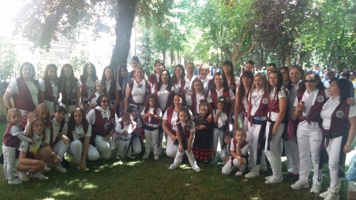 Las mujeres de Los Que Faltaban desfilan por primera vez el Domingo de Calderas