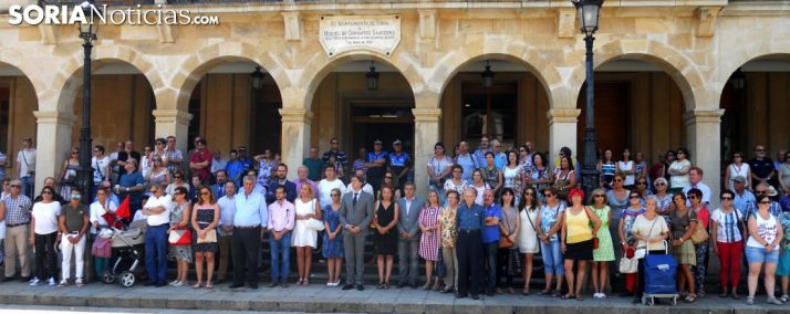 Imagen de la concentración en la plaza Mayor este viernes./SN