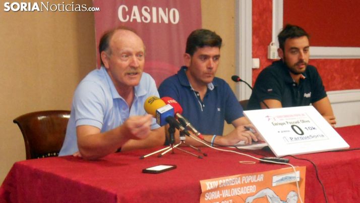 Enrique Pascual (izda.), Luis Oliver y Miguel Ángel Gil./SN