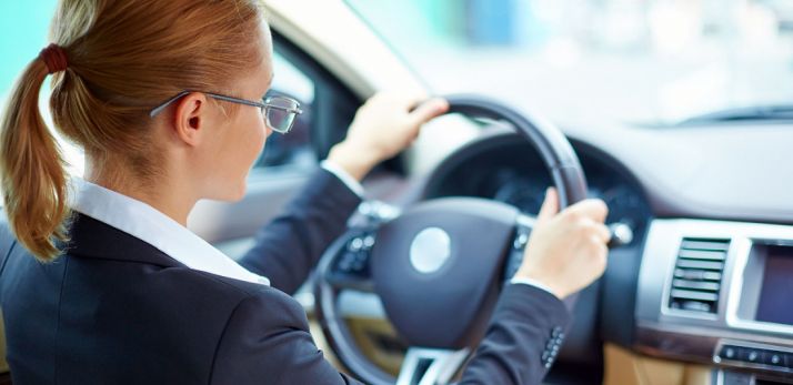 Se mantiene la huelga indefinida de los examinadores de tráfico a partir del día 4