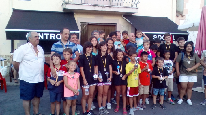 37 aficionados disfrutan del ajedrez en Valderrodilla