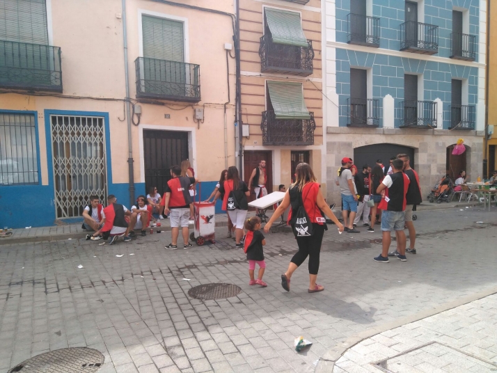 Calurosa primera jornada de las fiestas del Burgo