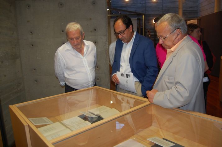 Baréz, López y Santonja en la inaguruación. /Ayto.