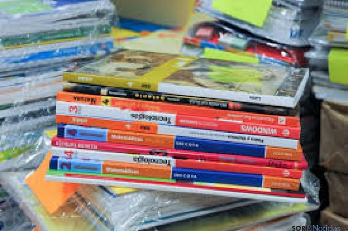 Las familias gastarán más de 1.200 euros de media por hijo en el próximo curso escolar según la OCU