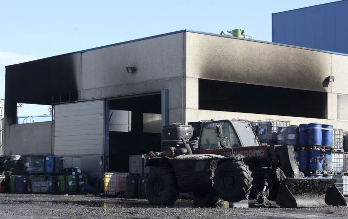 Incendio en una nave de la empresa Destiller en Ólvega