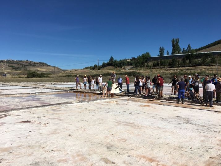 Trabajos de recogida de sal.
