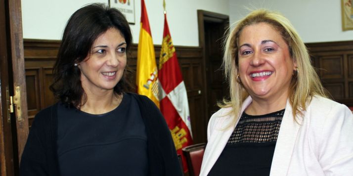 Asunción Machín (izda.) y Yolanda de Gregorio.