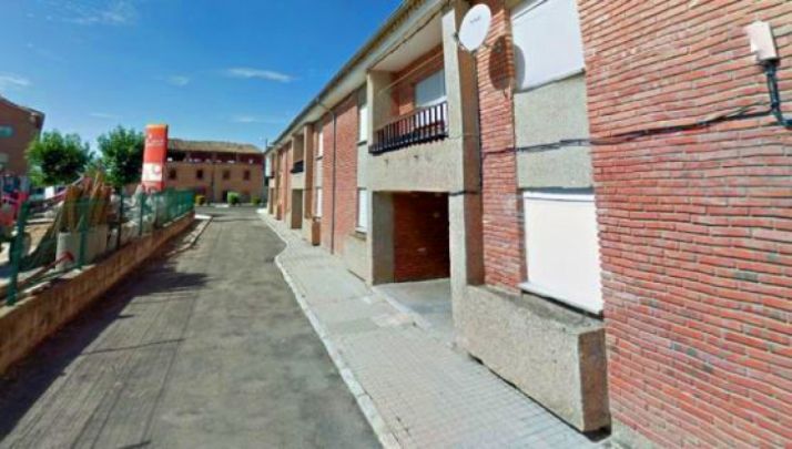 Están en el bloque de las antiguas viviendas de los camineros.