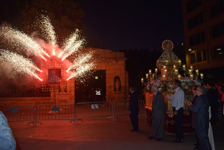 Procesión de San Saturio y traca en honor al Patrón.
