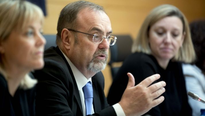 El consejero en su comparecencia.