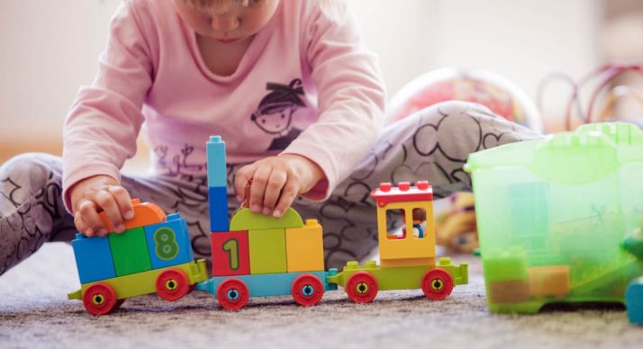 Más de 2.200 familias se benefician de la reducción de precios y de la exención en el pago en las escuelas infantiles de la Junta