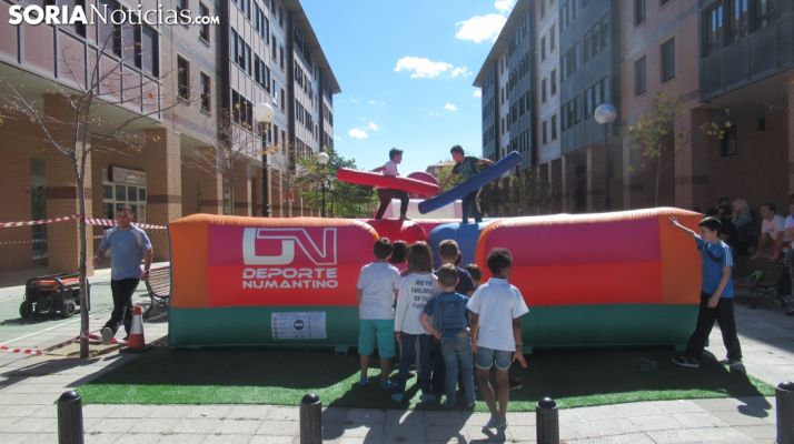 Juegos infantiles en la capital. SGC