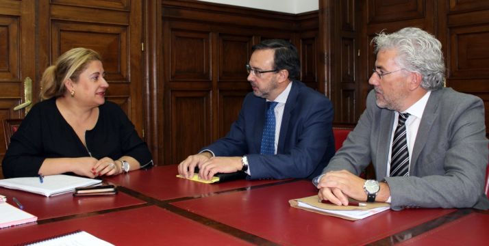 Fernández (dcha.) junto a Ormazábal y De Gregorio./SdG